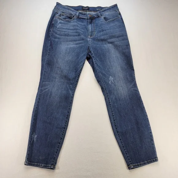 Judy Blue Relaxed Fit Jeans Women 18W Blue Medium Wash Distressed Denim - Picture 1 of 11